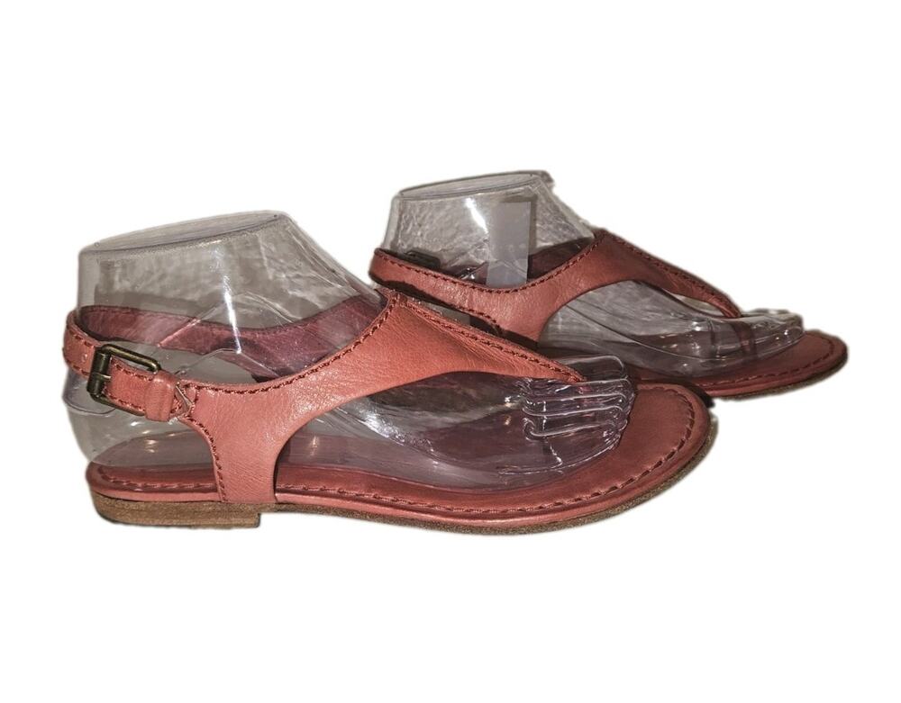 Frye T-strap red Leather Ankle Strap Flat Sandals Women's Size 7M